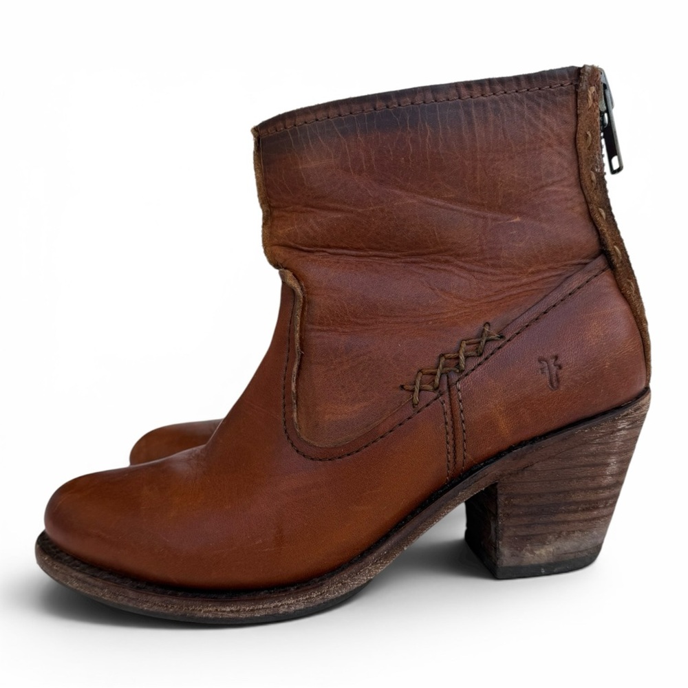 Frye Leslie Artisan Short Cognac Leather Ankle Boots Retired – Size 9 B - Picture 3 of 10